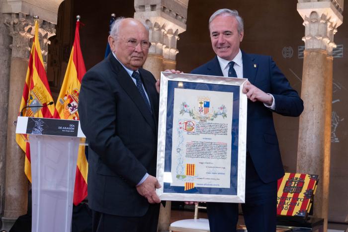 César Trillo Guardia, vicepresidente de Fenacore, recibe el Premio Aragón 2024