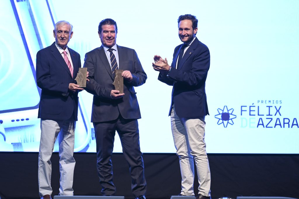 Riegos del Alto Aragón y el Canal de Aragón y Cataluña recogen el XXVIII Galardón Félix de Azara en representación de los regantes de la provincia de Huesca